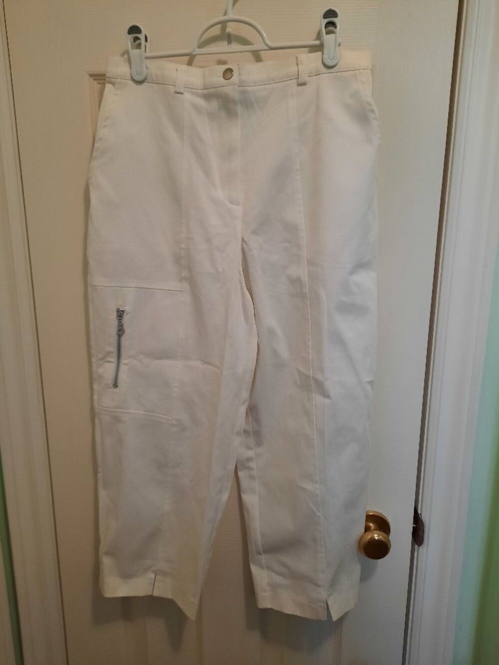 Brand New Women's Relaxed Fit With Side Packets